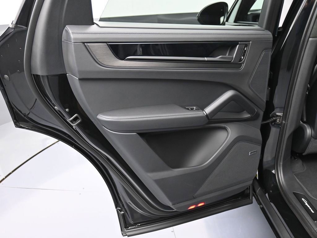 New 2026 Porsche Cayenne GTS image 22