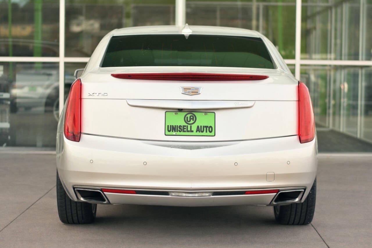 Used 2017 Cadillac XTS Luxury FWD image 6