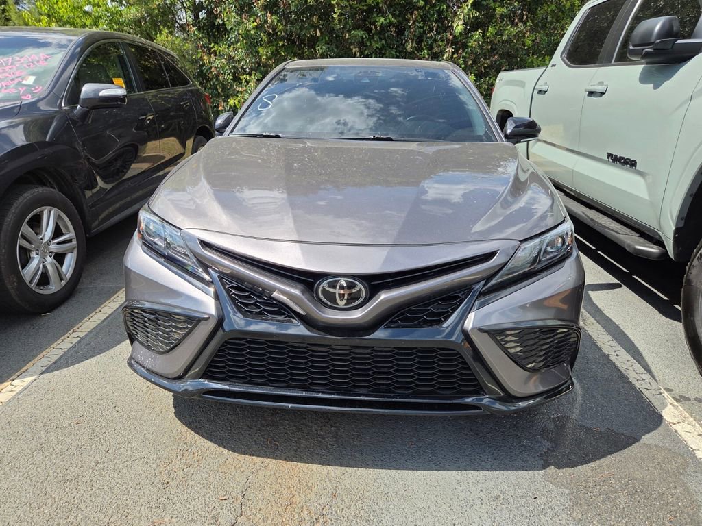 Used 2024 Toyota Camry SE w/ Convenience Package FWD image 2