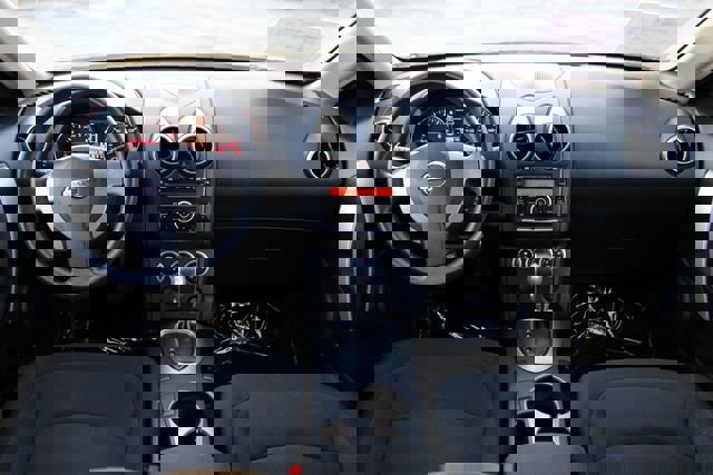 Used 2015 Nissan Rogue S image 12