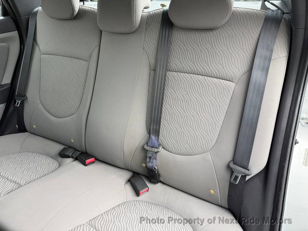 Used 2012 Hyundai Accent GLS w/ Premium Pkg 3 FWD image 18