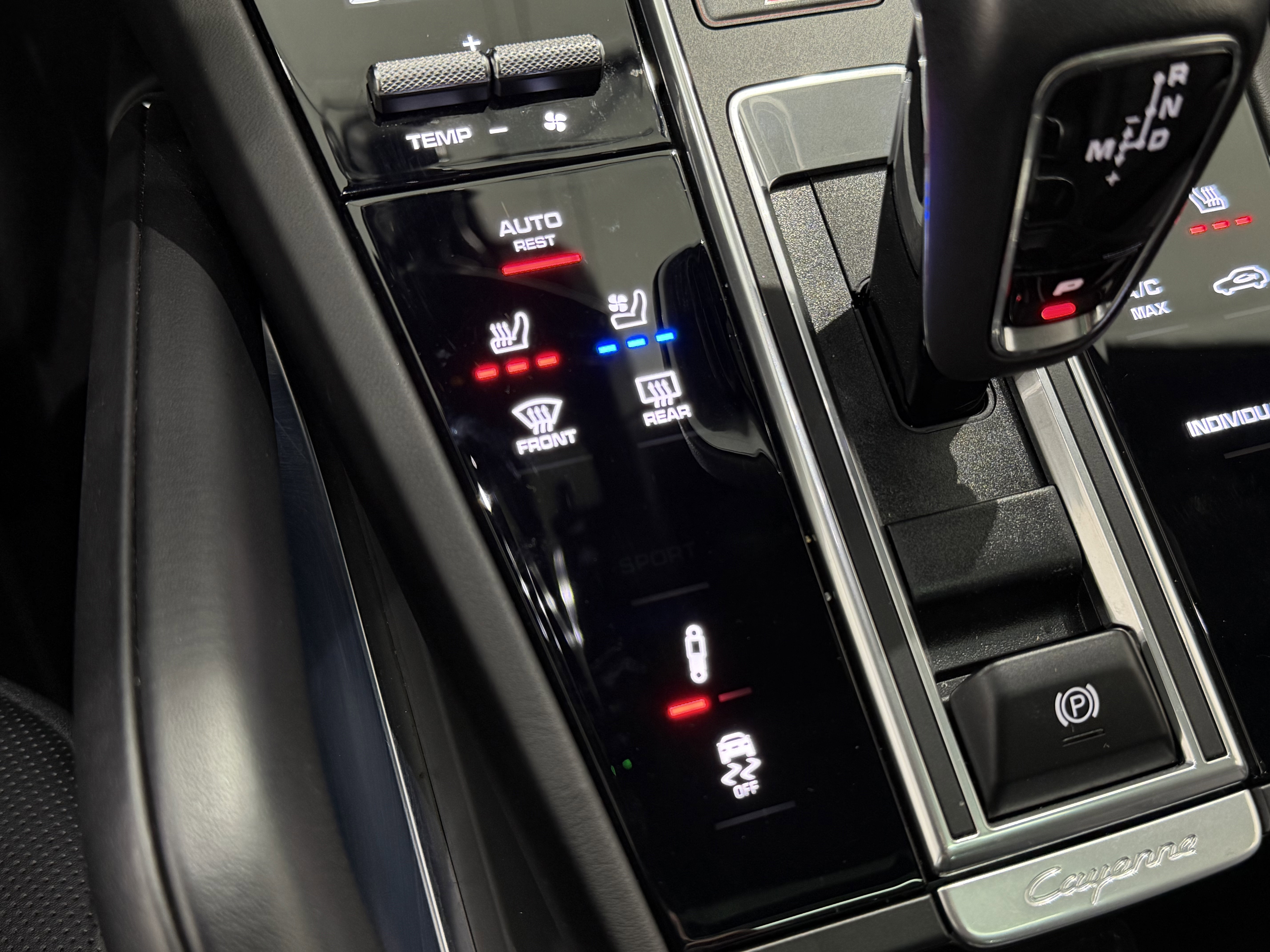 Certified 2023 Porsche Cayenne Turbo S image 37