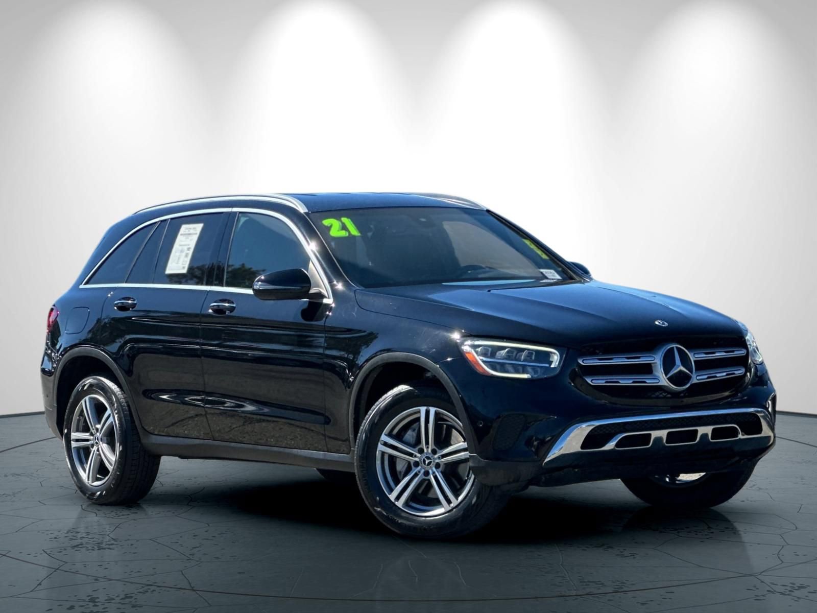 Used 2021 Mercedes-Benz GLC 300 image 2