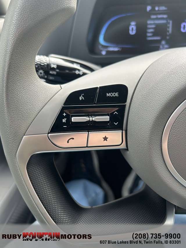 Used 2024 Hyundai Elantra SE image 16