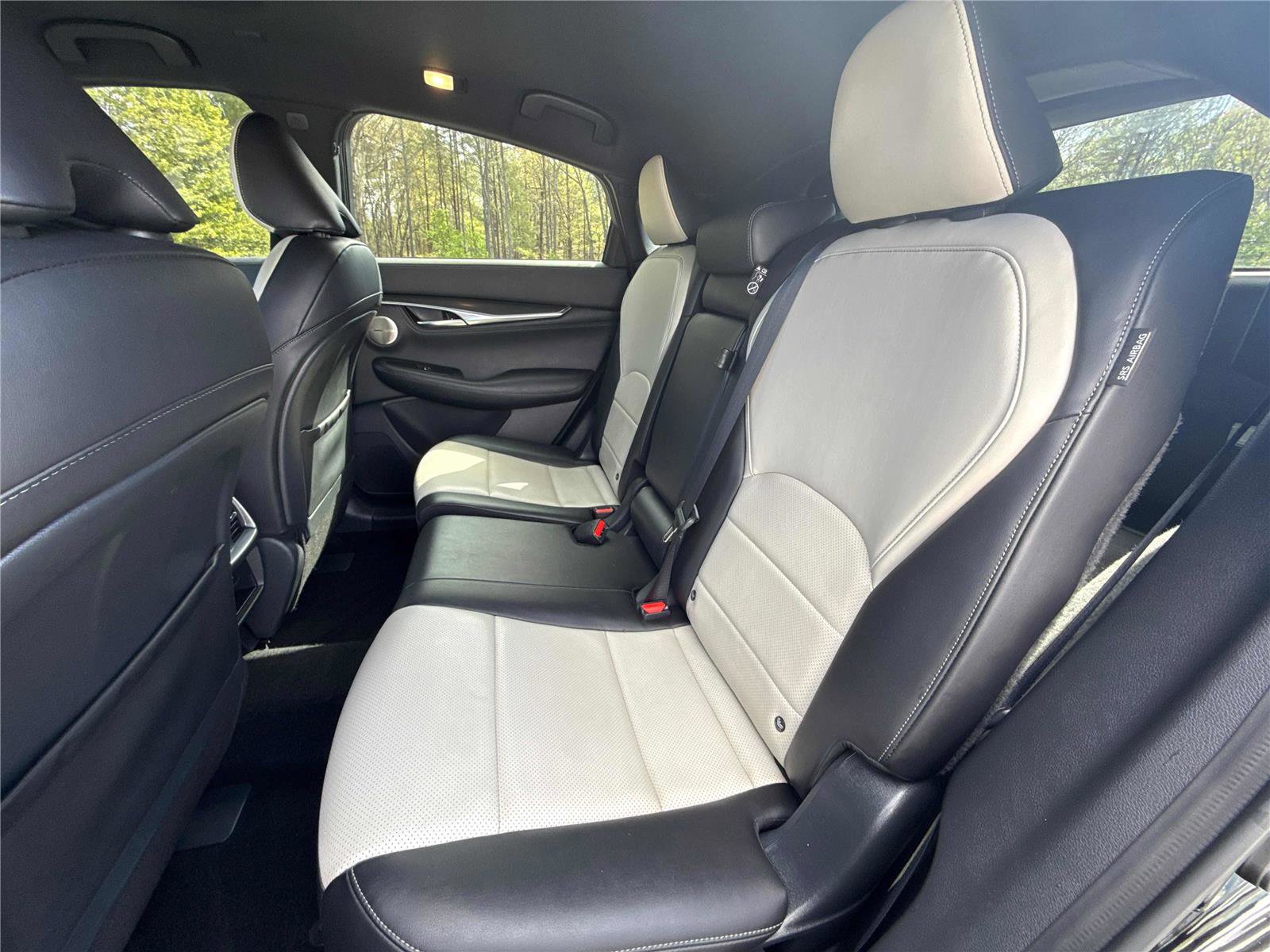 Certified 2025 INFINITI QX55 Essential w/ Accent Package image 12