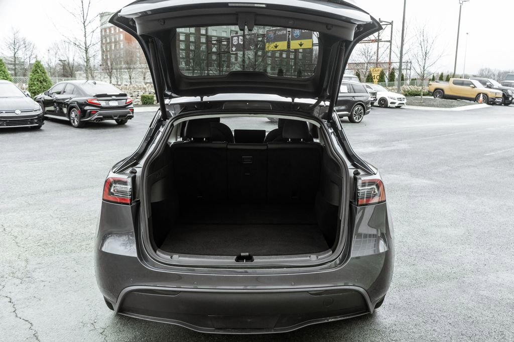 Used 2020 Tesla Model Y Long Range image 32
