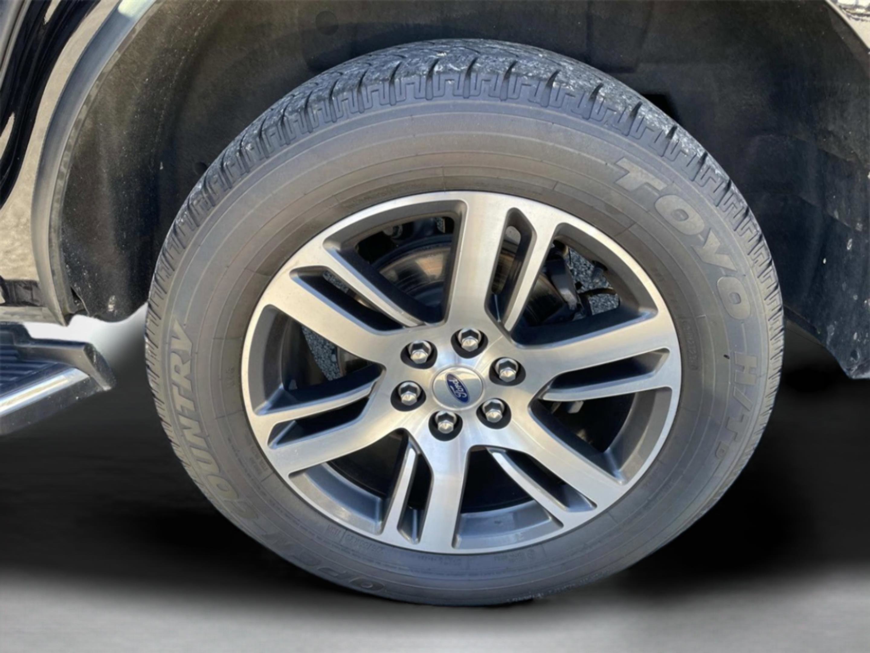 Used 2023 Ford Expedition Limited image 12