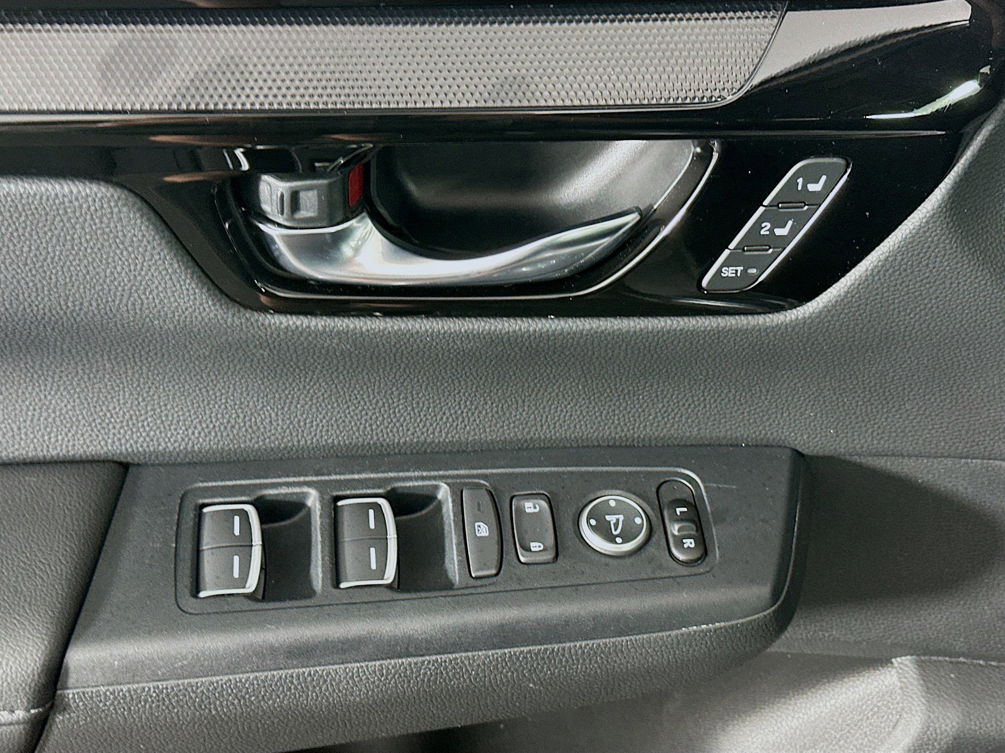 Used 2025 Honda CR-V EX-L image 15