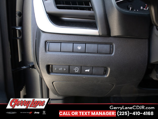 Used 2025 Nissan Rogue SV FWD image 8