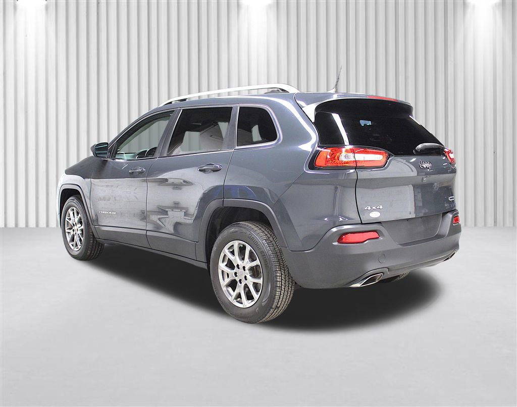 Certified 2018 Jeep Cherokee Latitude Plus w/ Cold Weather Group AWD/4WD image 5