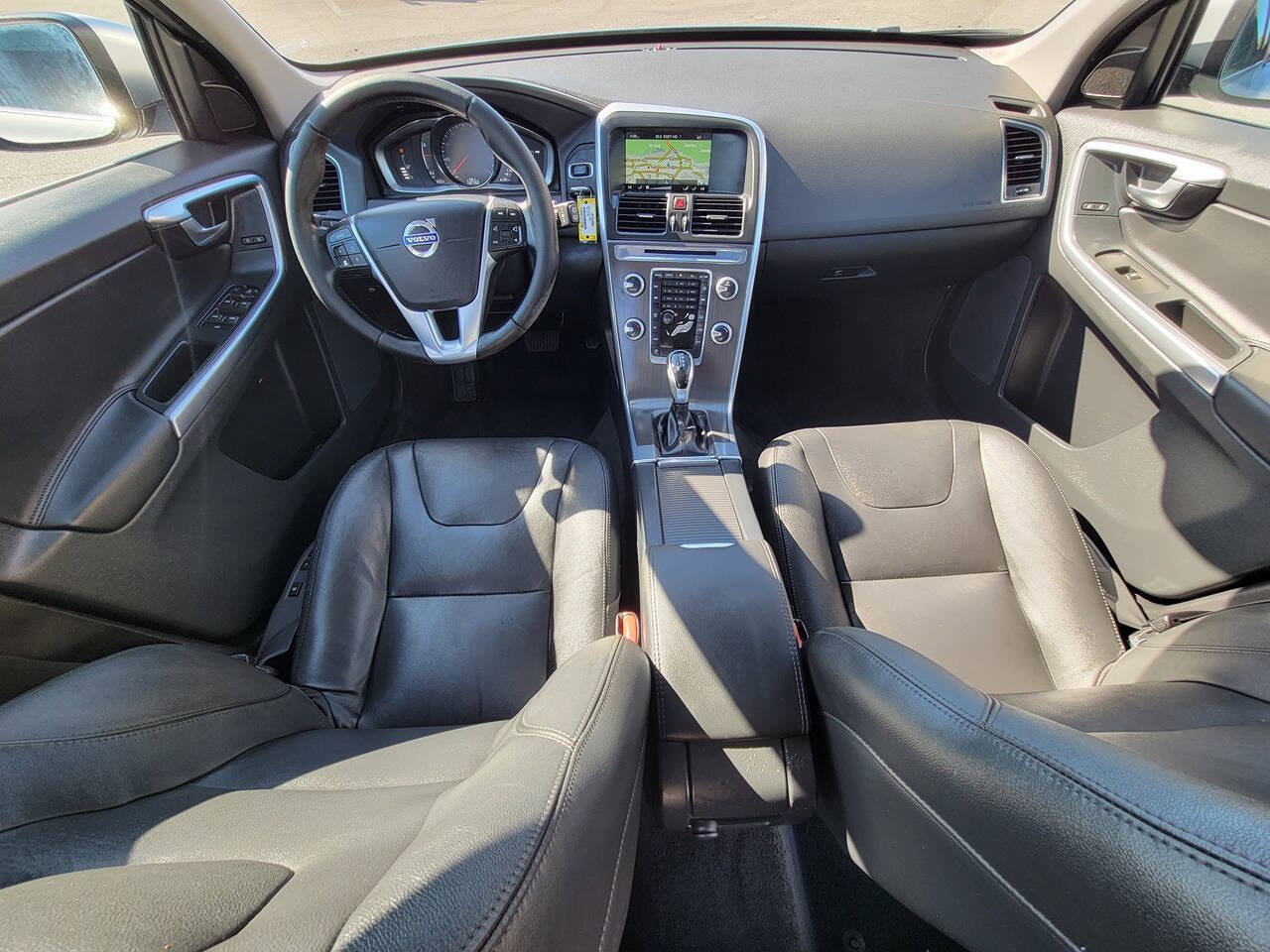 Used 2015 Volvo XC60 T5 Premier w/ Proximity Package FWD image 27