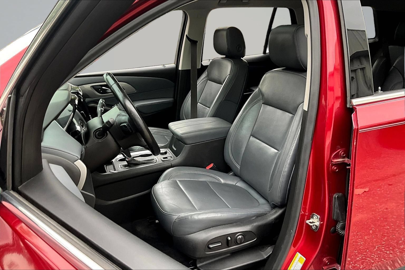 Used 2019 Chevrolet Traverse LT w/ LT Premium Package AWD/4WD image 21