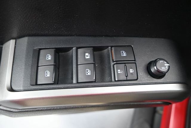 Used 2021 Toyota Tacoma SR5 RWD image 11
