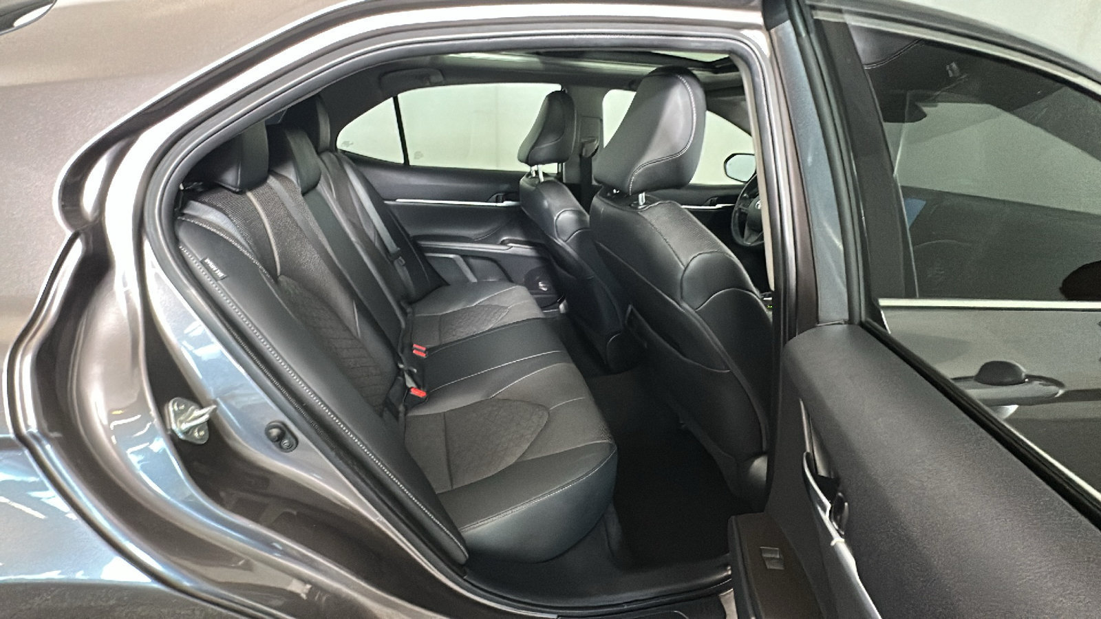 Used 2022 Toyota Camry XSE w/ Navigation Package FWD image 35
