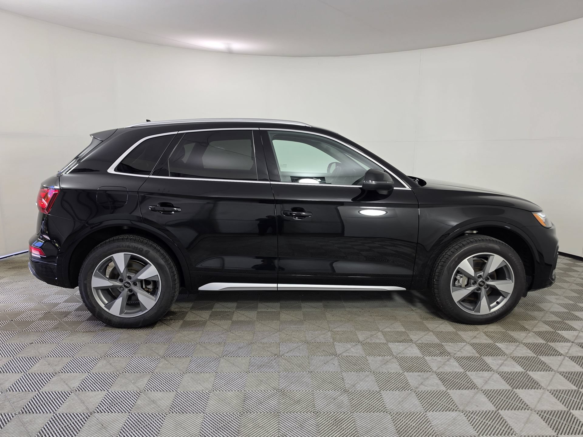 Certified 2024 Audi Q5 2.0T Premium Plus AWD/4WD image 8