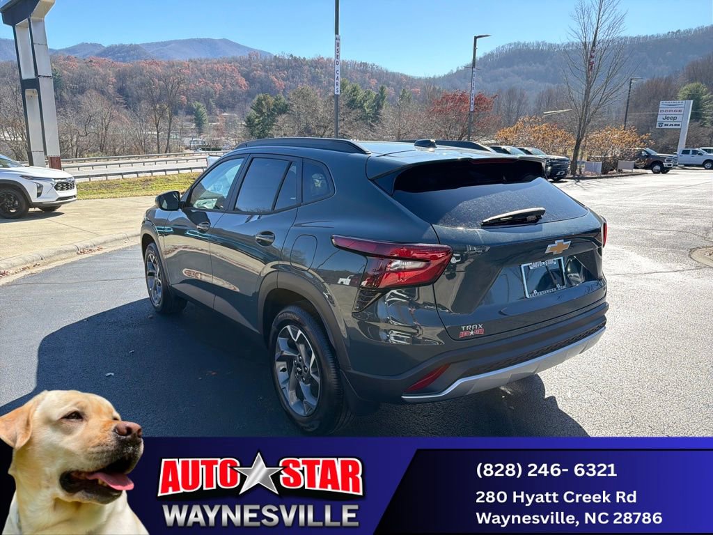 New 2025 Chevrolet Trax LT w/ Driver Confidence Package FWD image 5