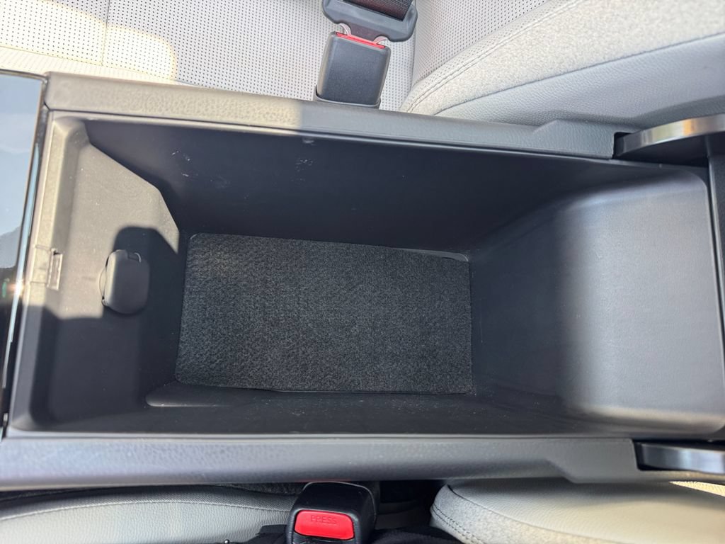 Used 2025 Toyota Camry XLE FWD image 27
