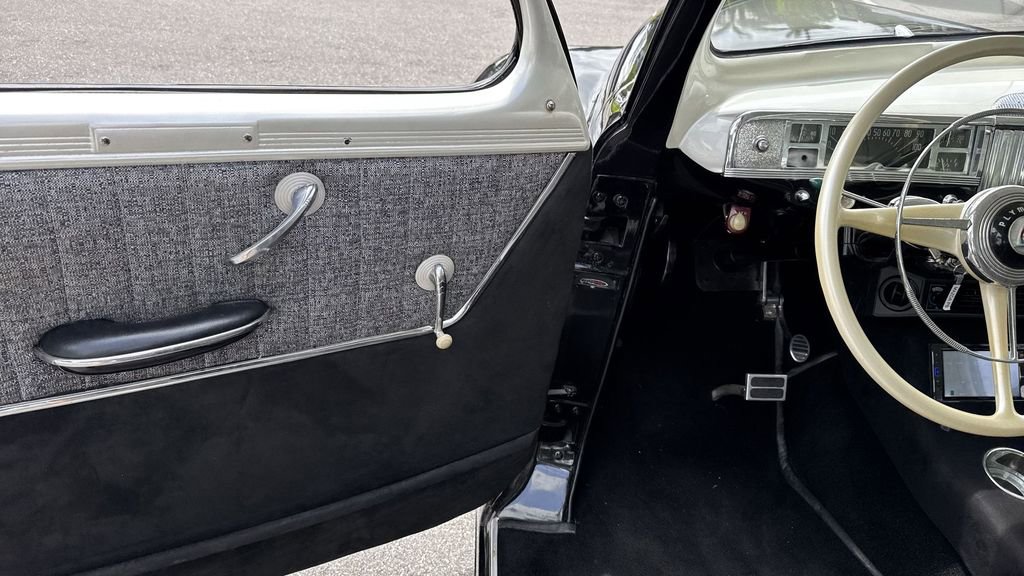 Used 2022 Chrysler Voyager LX image 17