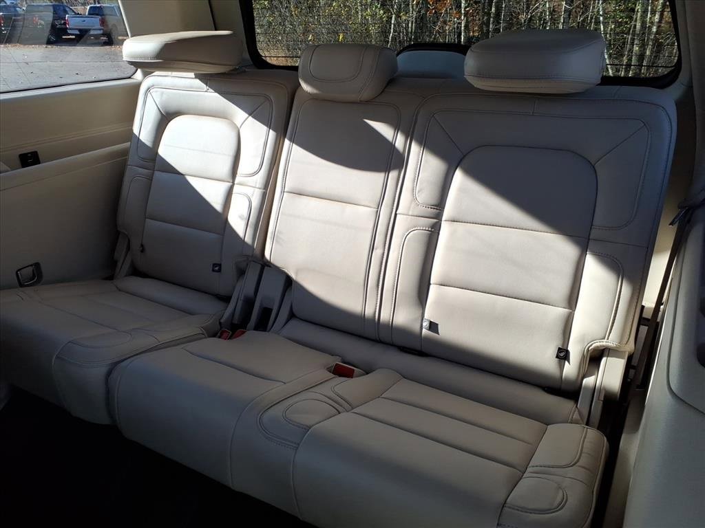 Used 2018 Lincoln Navigator Reserve w/ Technology Package image 17