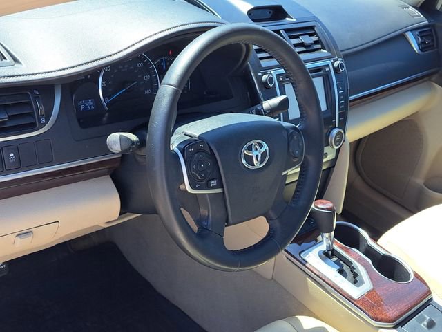 Used 2013 Toyota Camry XLE w/ Leather Pkg FWD image 10