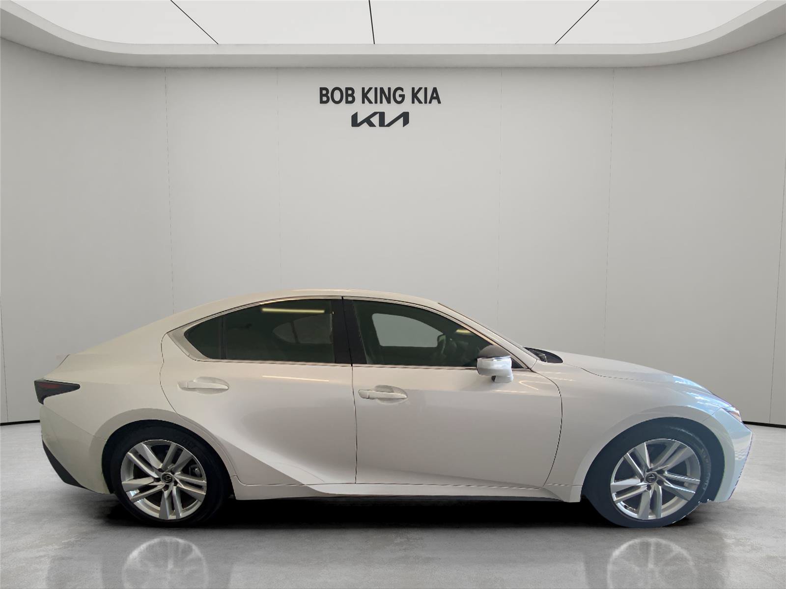 Used 2024 Lexus IS 300 w/ Comfort Package RWD image 6