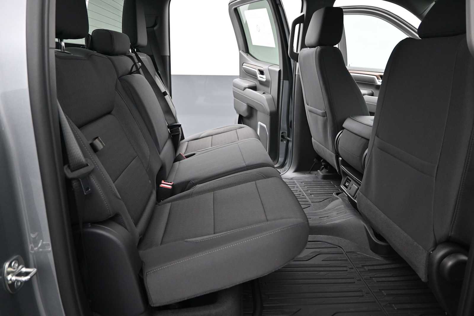 New 2026 GMC Sierra 1500 Elevation w/ LPO, Elevation Black Package AWD/4WD image 25