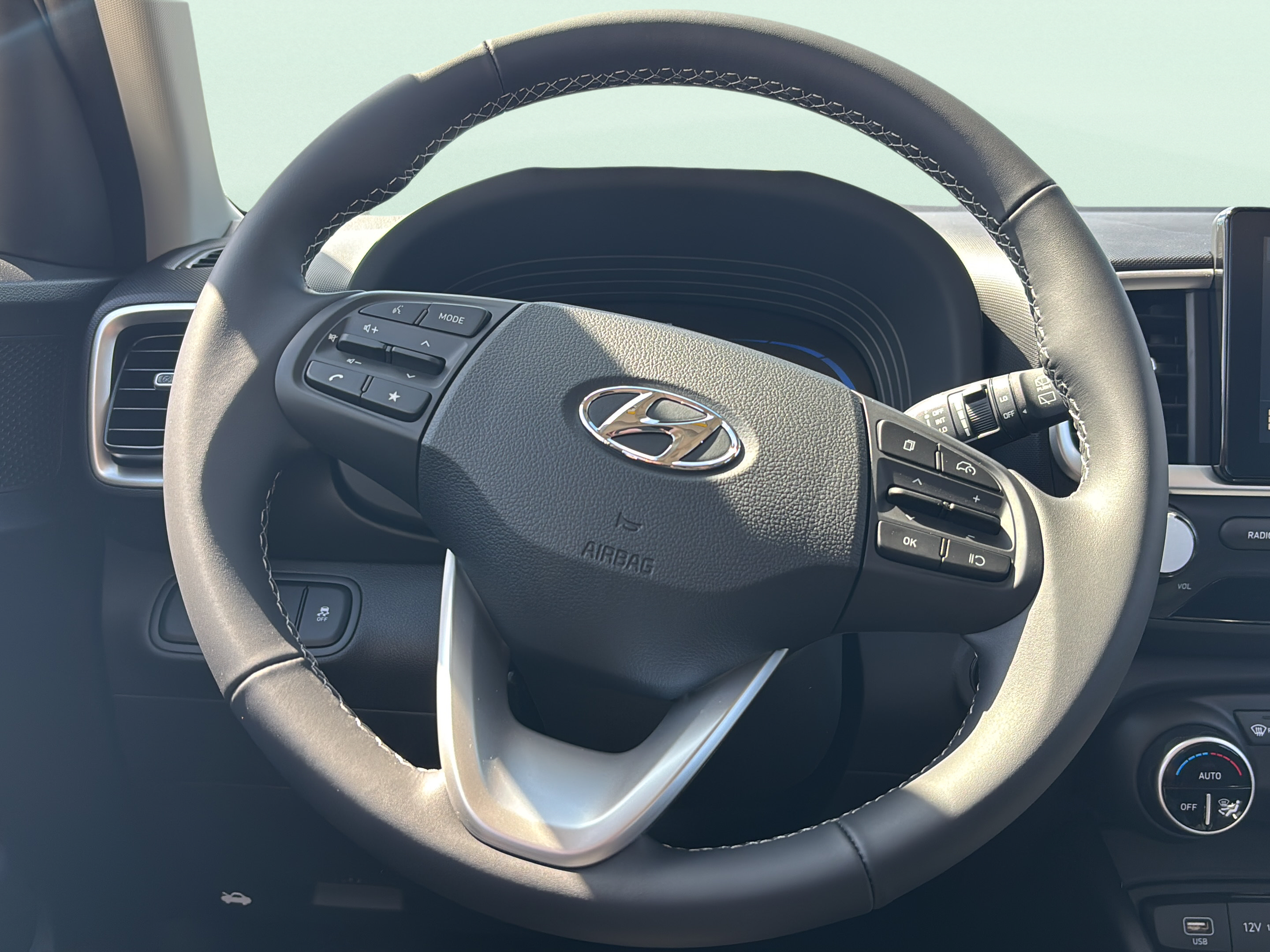 New 2026 Hyundai Venue SEL FWD image 13