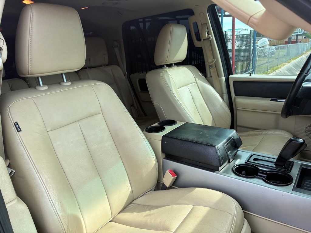 Used 2015 Ford Expedition XLT w/ Equipment Group 201A RWD image 27