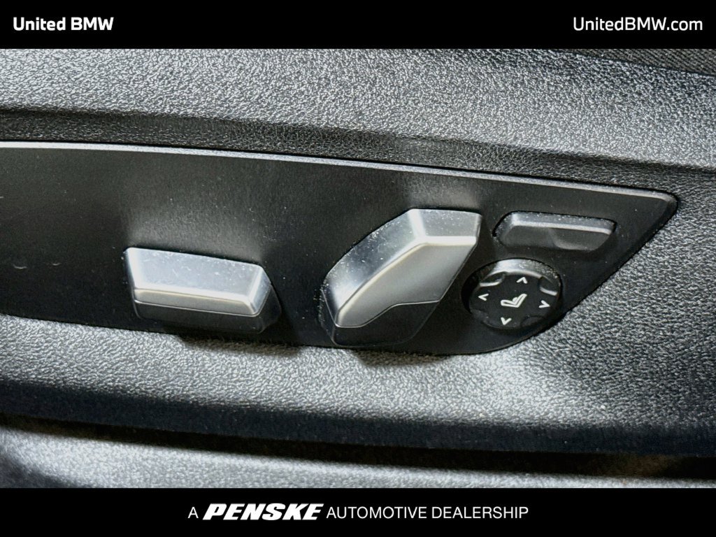 Used 2021 BMW 540i xDrive w/ M Sport Package AWD/4WD image 4