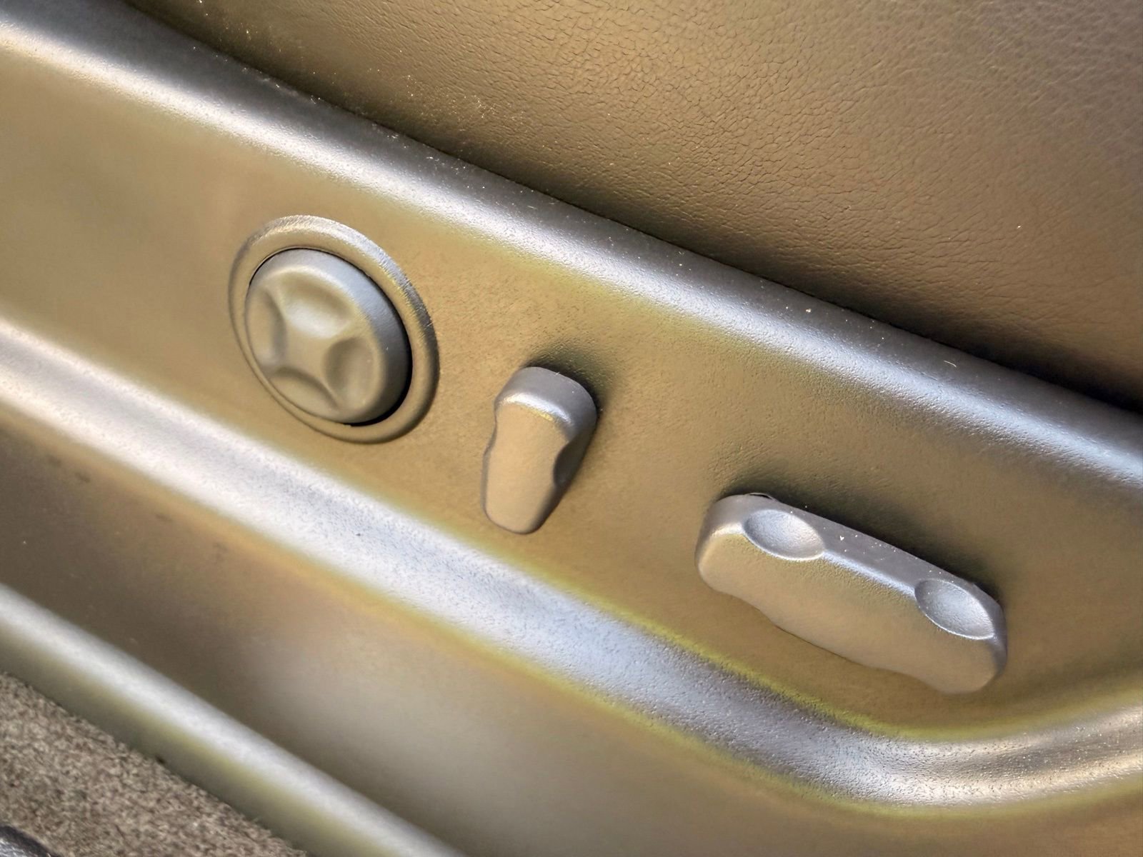 Used 2008 Cadillac Escalade EXT image 32