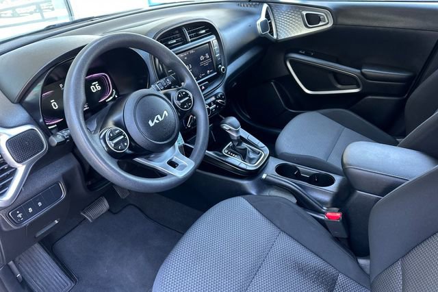 Used 2023 Kia Soul LX w/ LX Technology Package image 10