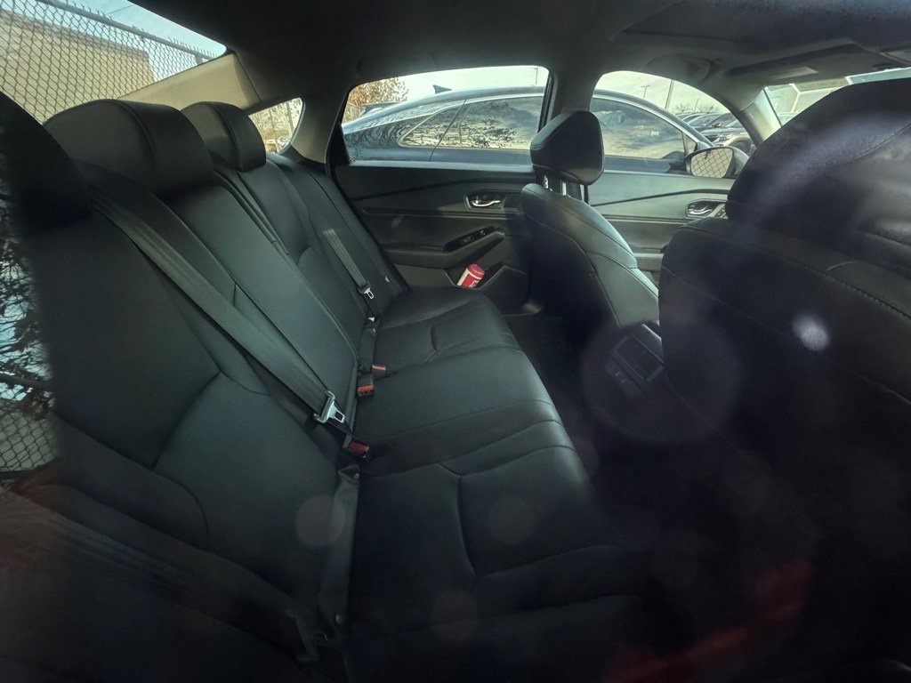 Used 2023 Honda Accord Touring image 3