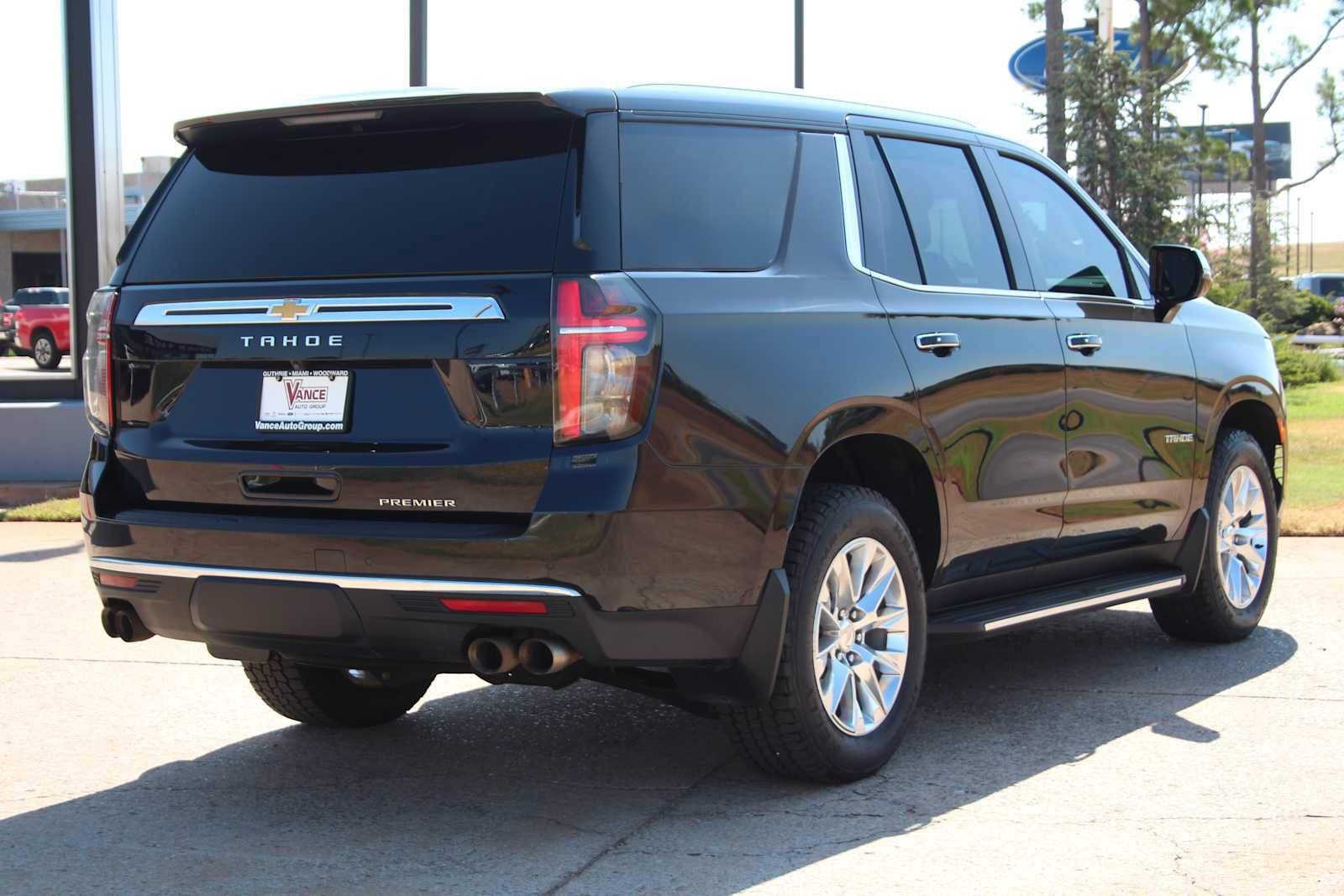 Used 2023 Chevrolet Tahoe Premier AWD/4WD image 11