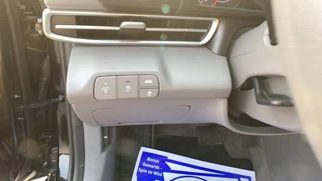 Used 2023 Hyundai Elantra SE FWD image 12