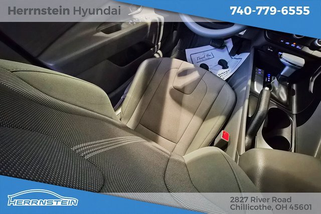 Used 2024 Hyundai Elantra SE image 14