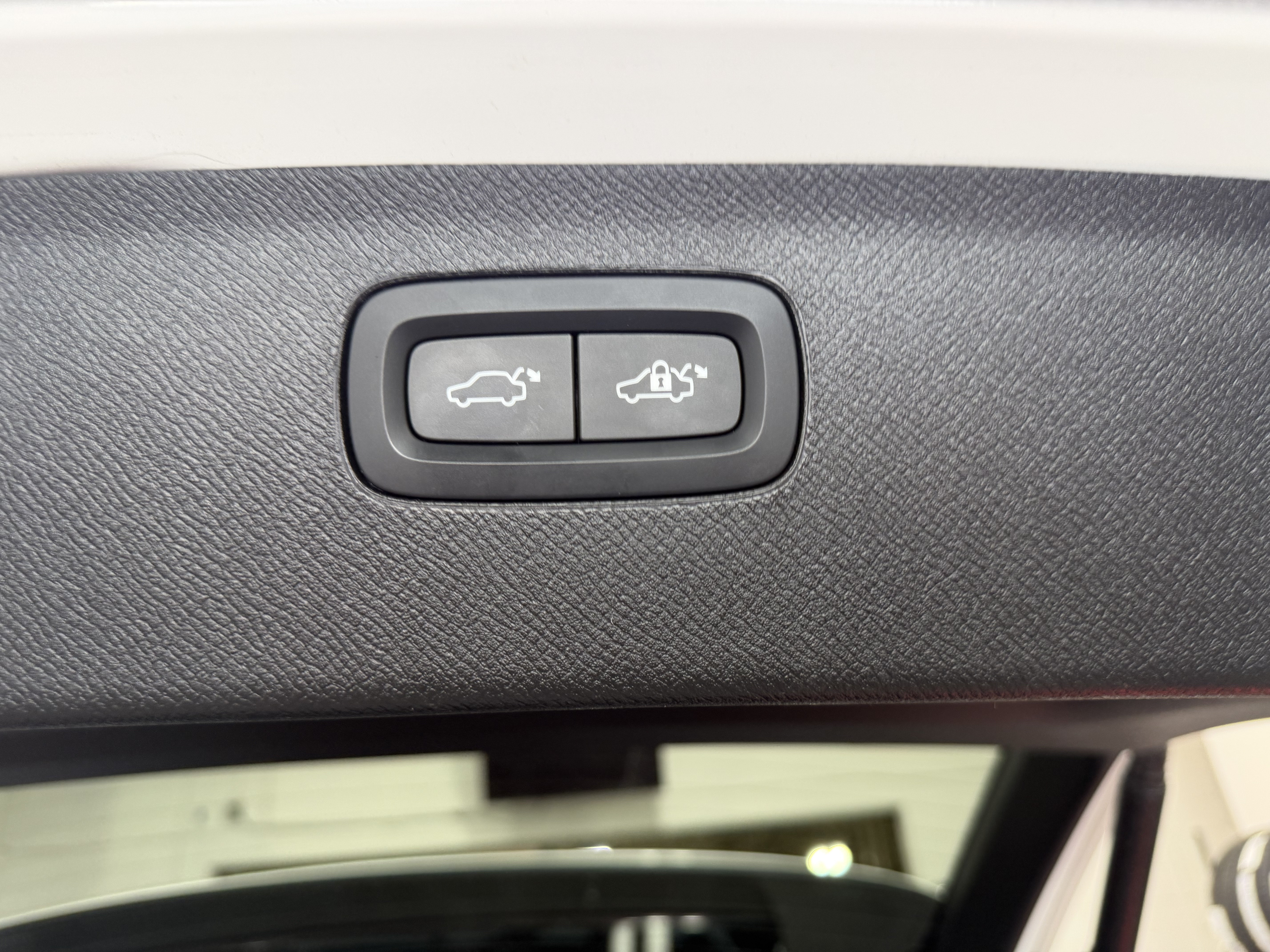 Used 2023 Volvo XC90 T8 Ultimate w/ Lounge Package AWD/4WD image 28