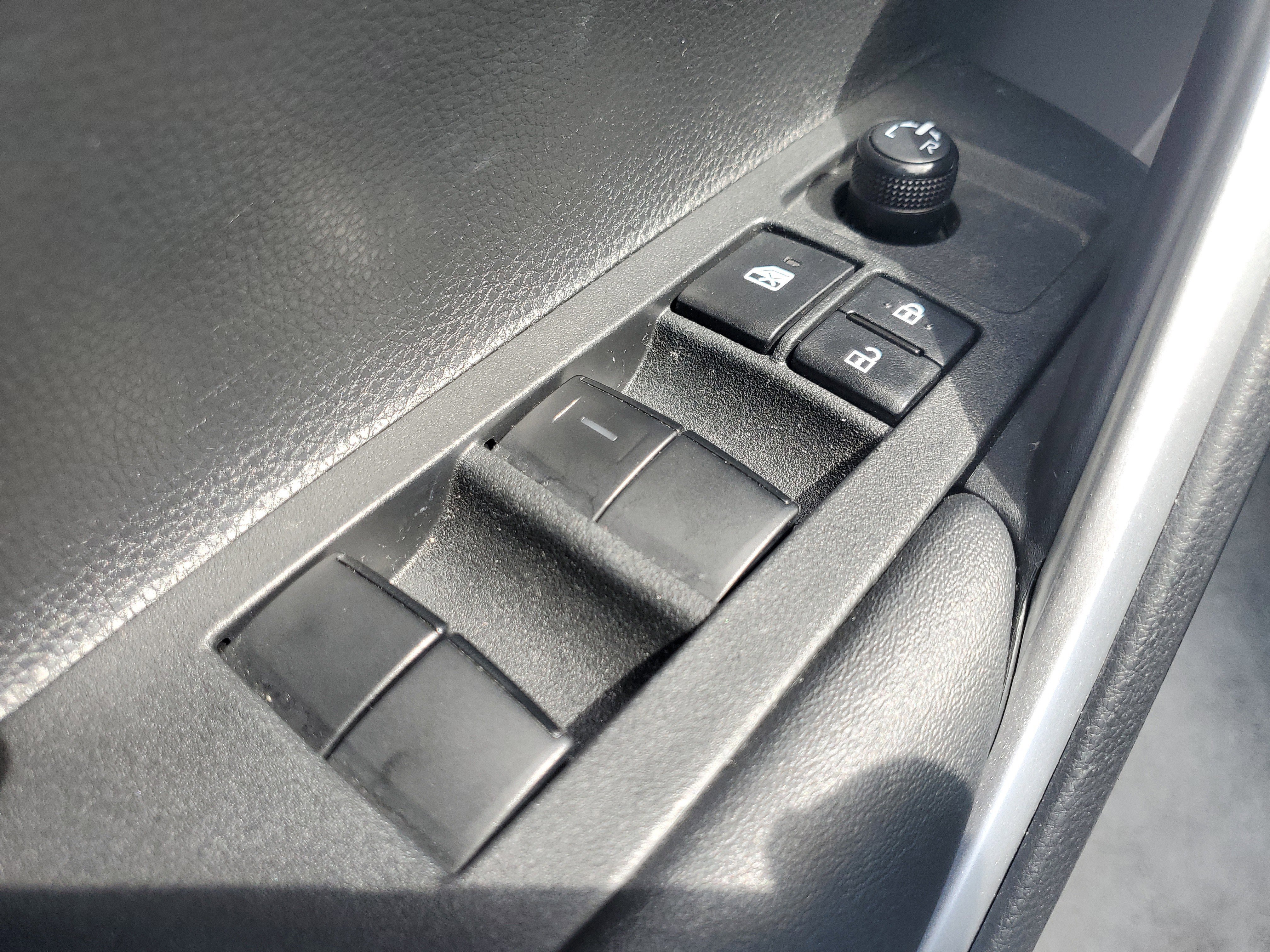 New 2023 Toyota Corolla Cross L image 19