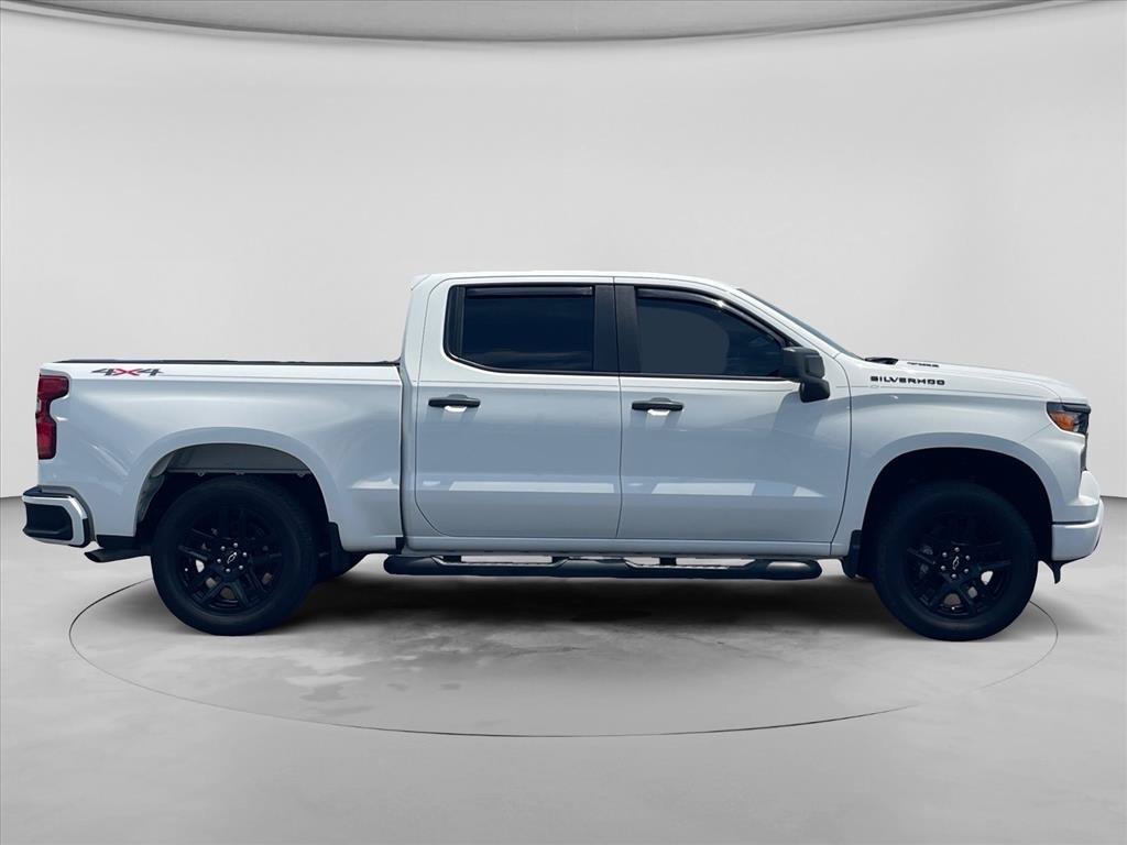 Used 2026 Chevrolet Silverado 1500 Custom w/ LPO, Dark Essentials Package AWD/4WD image 9