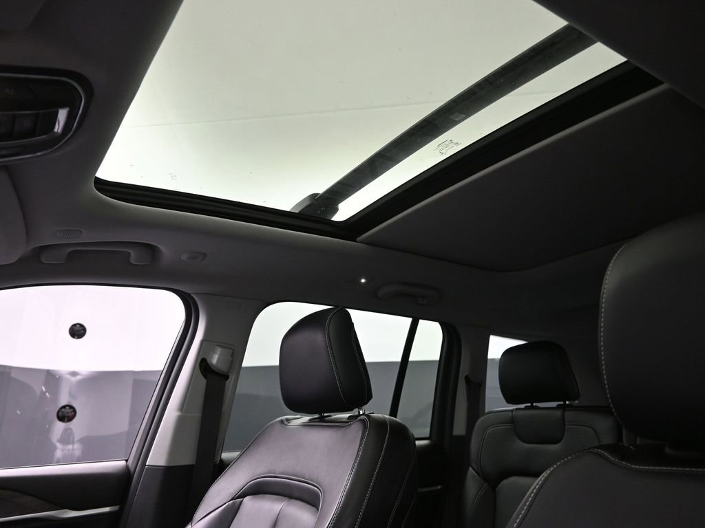 Used 2022 Jeep Grand Cherokee Limited 4xe image 18