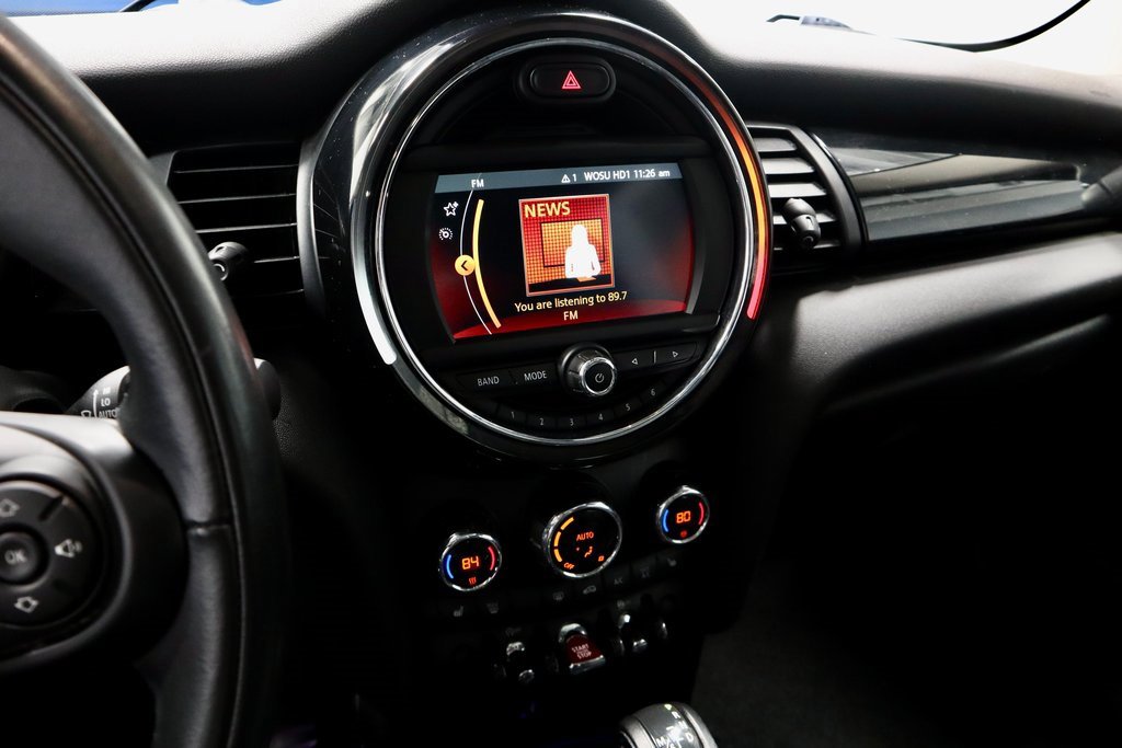 Used 2019 MINI Cooper 4-Door Hardtop w/ Signature Upholstery Package image 34