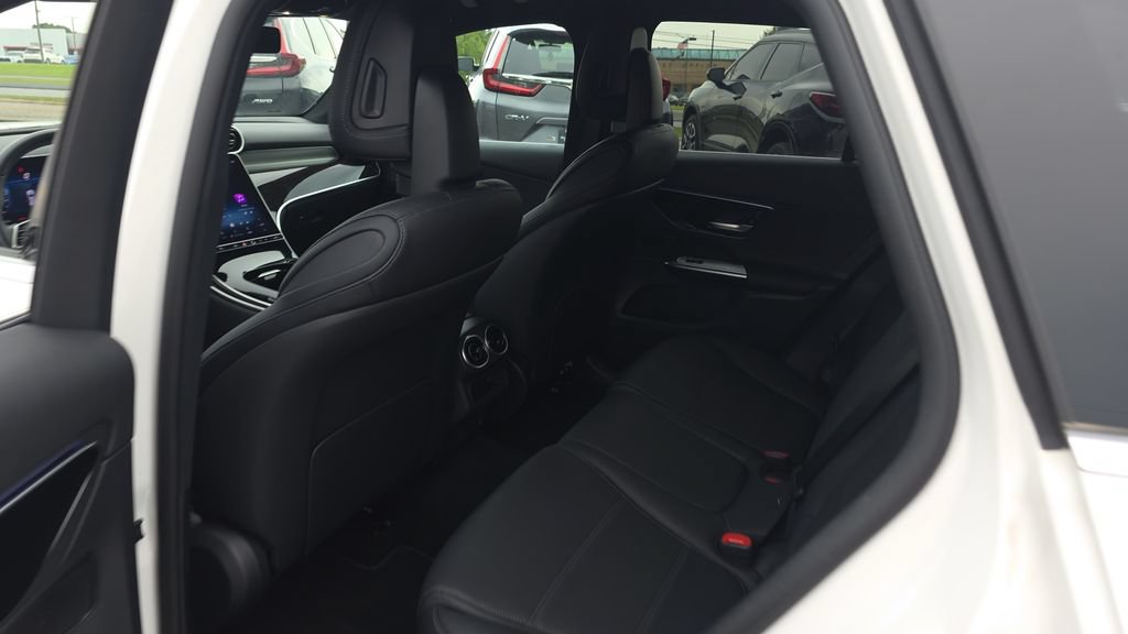 Certified 2025 Mercedes-Benz GLC 300 image 23