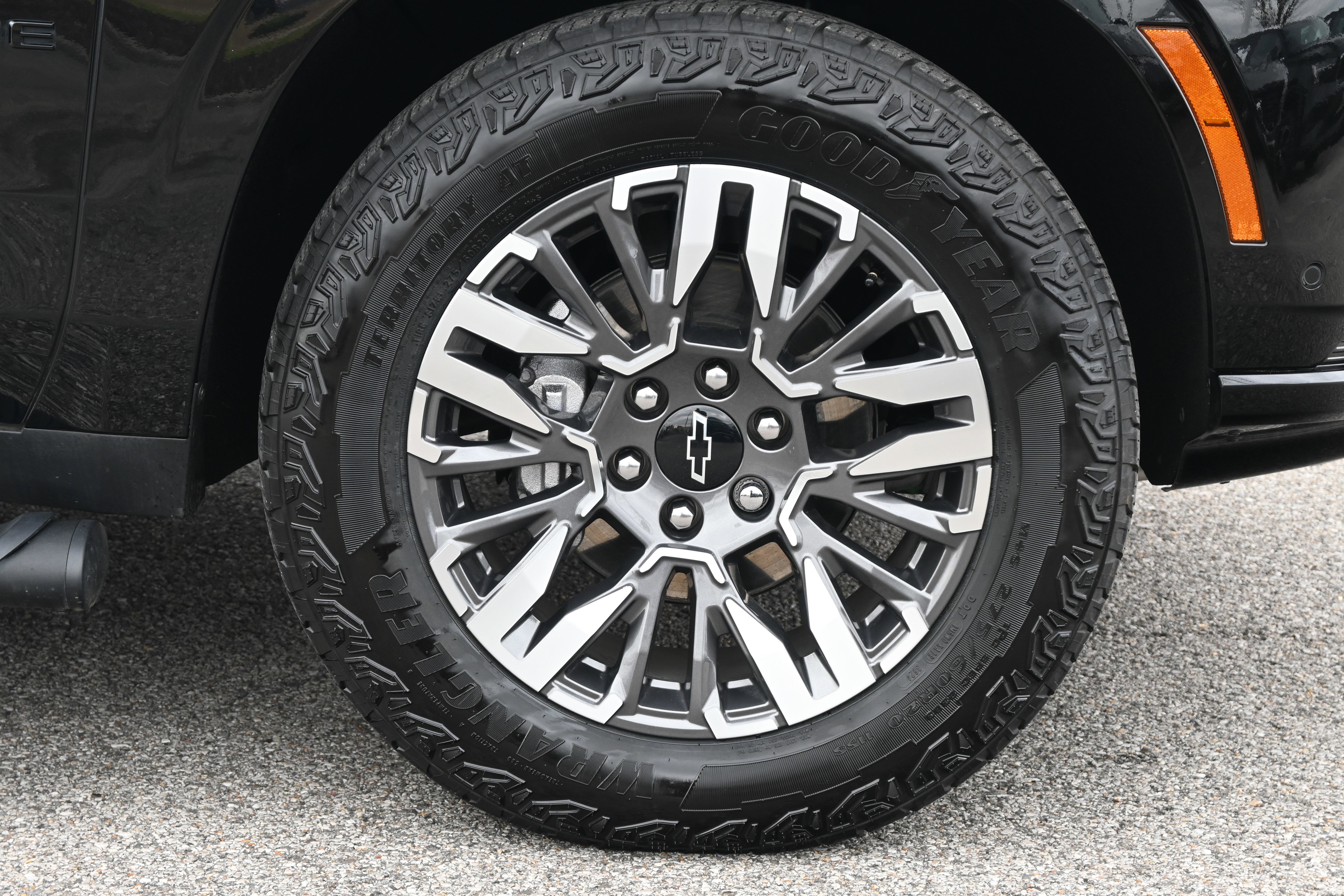 Used 2025 Chevrolet Tahoe Z71 w/ Z71 Off-Road Package image 14