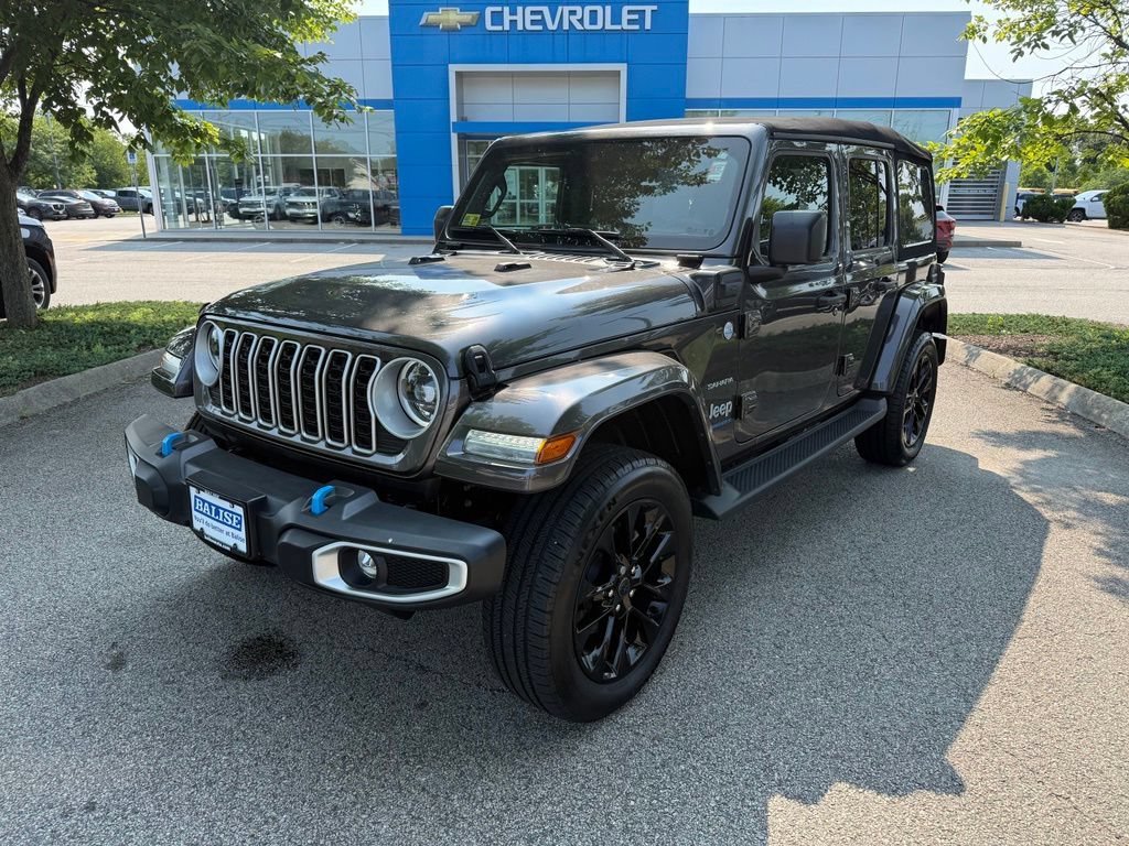 Used 2024 Jeep Wrangler Unlimited Sahara AWD/4WD image 9
