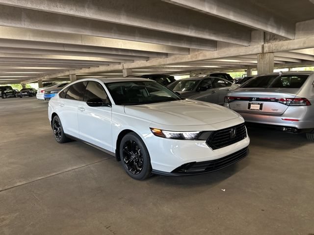 Certified 2025 Honda Accord SE image 3