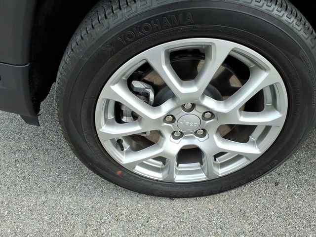 Used 2024 Jeep Compass Latitude image 19