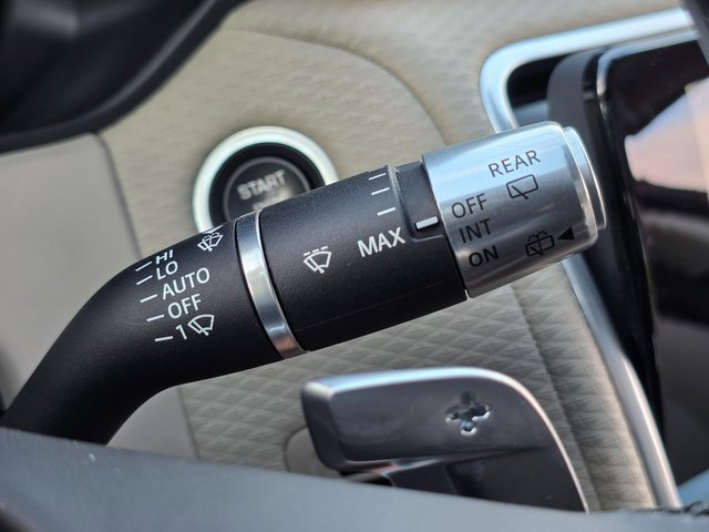 Used 2022 Land Rover Range Rover Velar S image 39