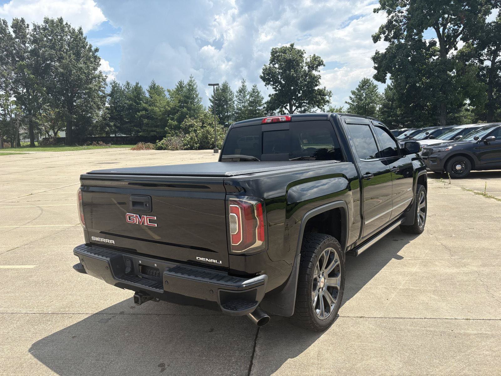 Used 2016 GMC Sierra 1500 Denali w/ Denali Ultimate Package AWD/4WD image 25