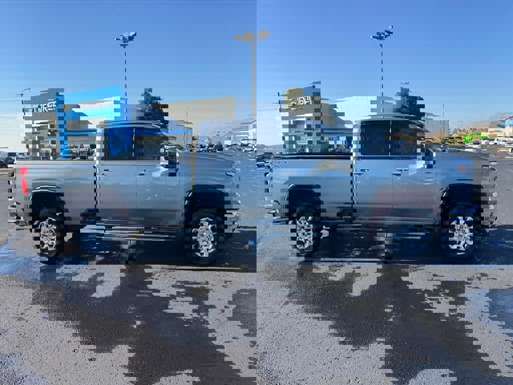 Used 2024 Chevrolet Silverado 3500 LTZ image 2