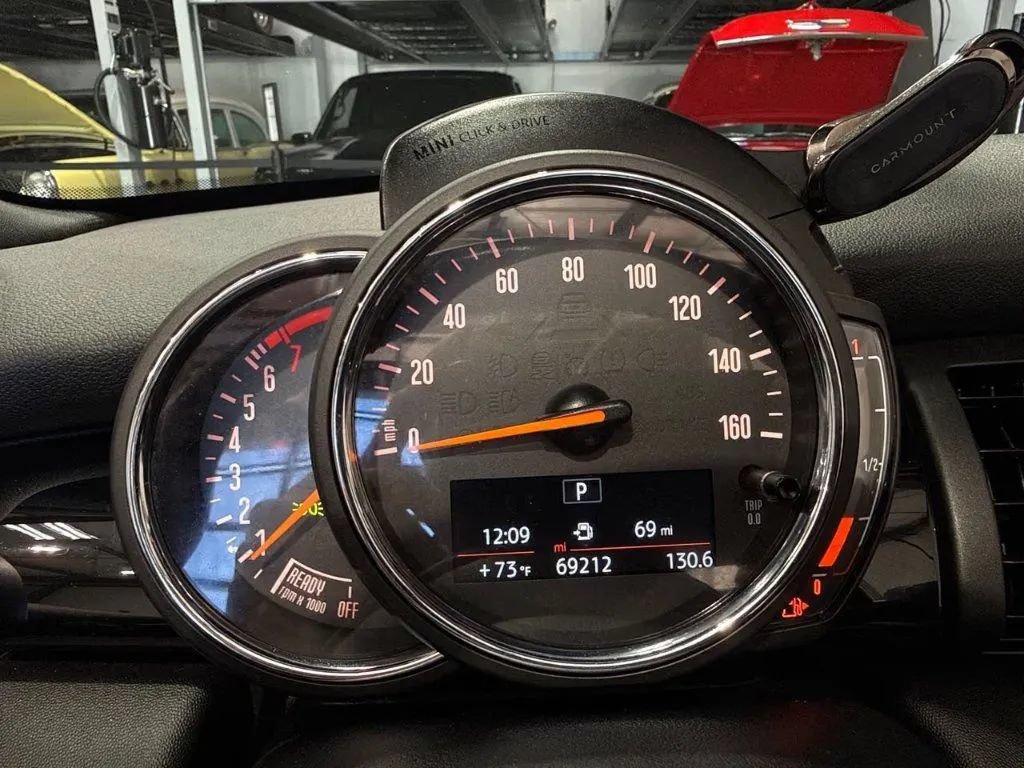 Used 2019 MINI Cooper S w/ Signature Upholstery Package FWD image 13
