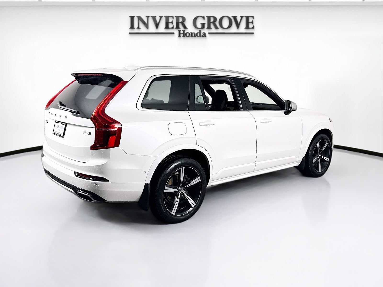 Used 2019 Volvo XC90 T6 R-Design w/ Advanced Package AWD/4WD image 5
